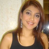Dibilang Seksi, Sarah Azhari Malu-malu